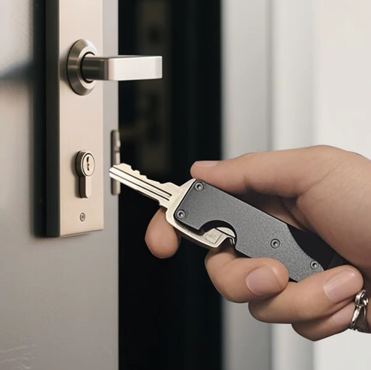 The Trackey- Key Organizer with Find My